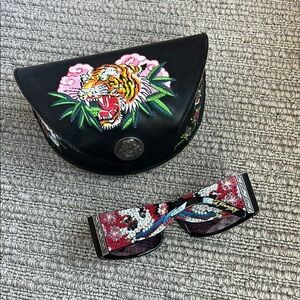 Embroidered Tiger Sunglasses and Case
